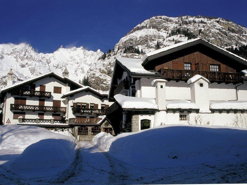 Hotel Del Viale Courmayeur Exteriér fotografie